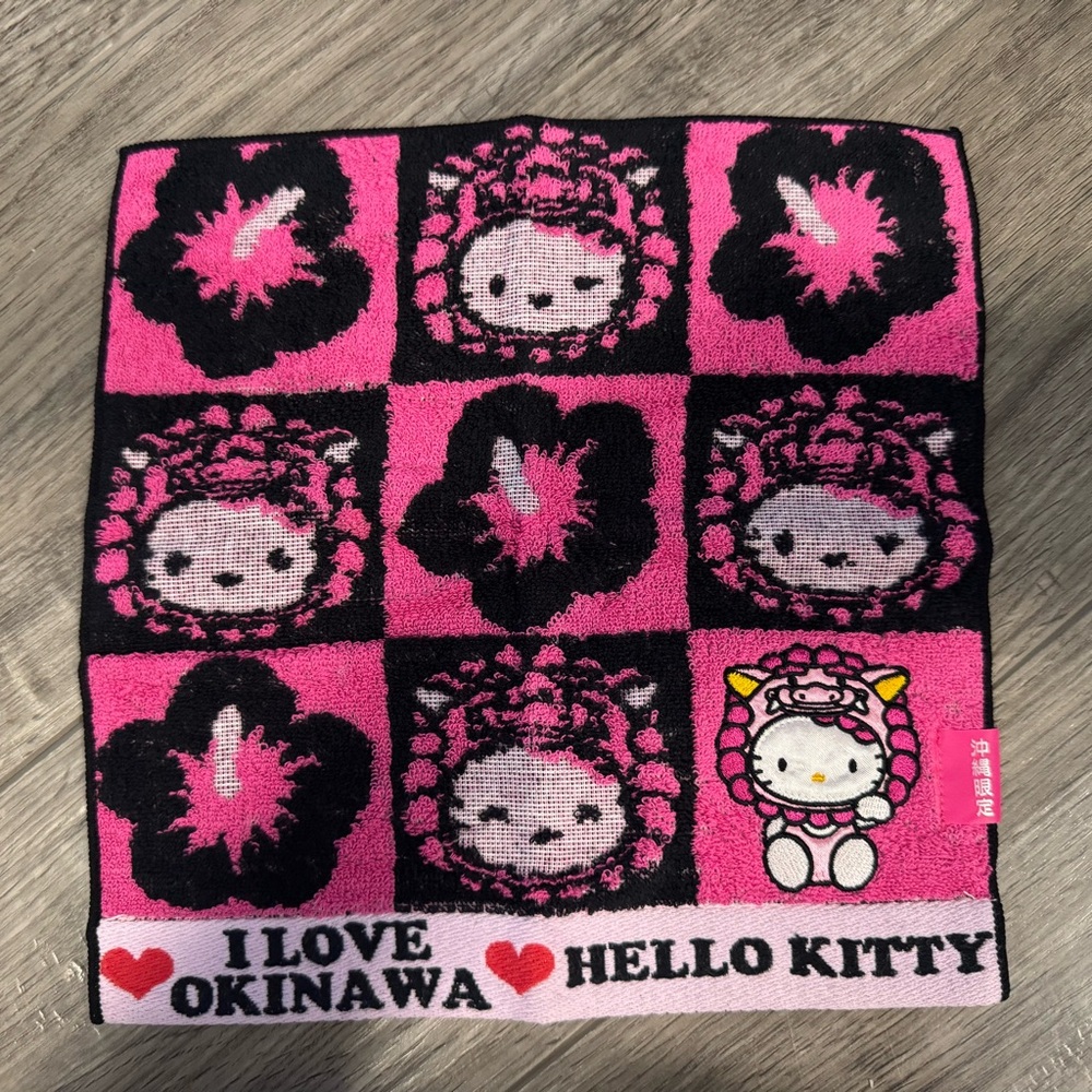 Hello Kitty Shows Okinawa Hibiscus  Pink Small Hand Towel